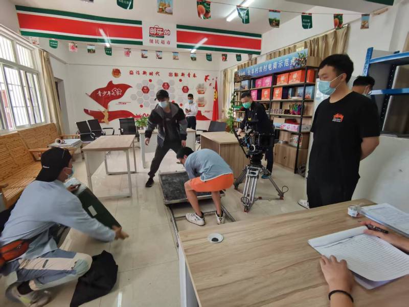 越城区广告片拍摄公司：极简主义践行者，少即是多的视觉哲学